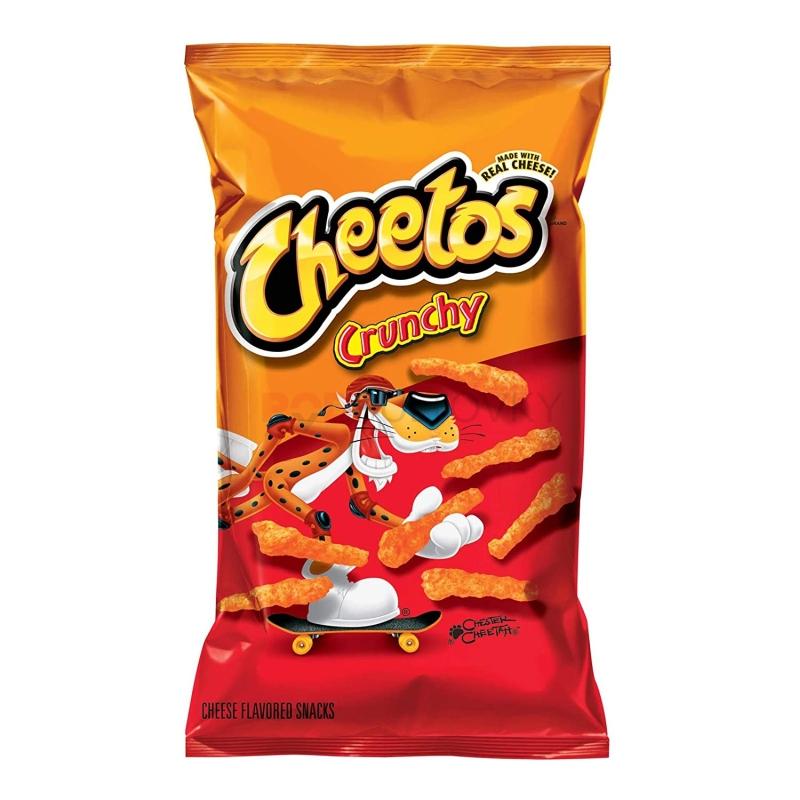 Cheetos - Crunchy  Cheese Snacks 226,8g Křupky CHEETOS jsou velmi oblíbené sýrové pochoutky, které baví každého! 
Složení: kukuřičná mouka (kukuřičná mouka, síran železnatý, vitamín B3, vitamín B1, vitamín B2, kyselina  ...